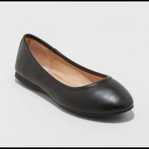 Universal Thread Everly Round Toe Flats Black